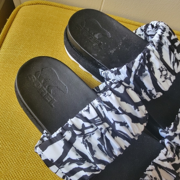 Sorel, Roaming Two Sandal, Size 9, Black & Whitw - Picture 2 of 4